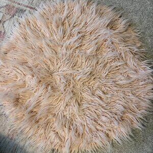 Small Circle Furry rug (Pink)